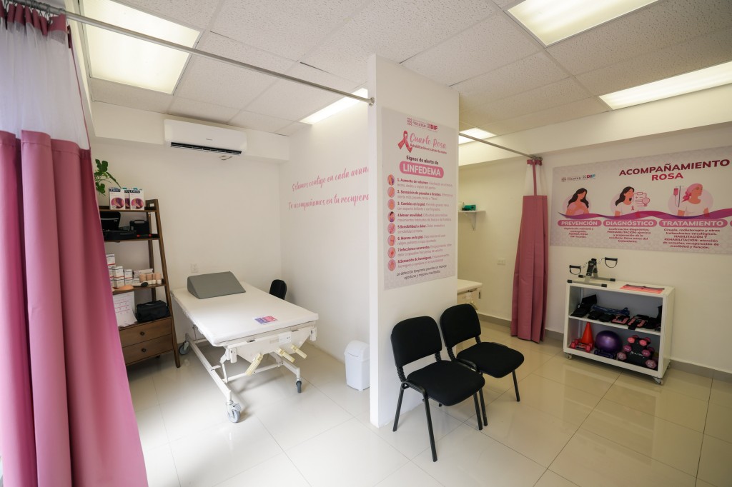 María de los Ángeles venció el cáncer de mama y sabe lo que cuesta recuperarse: el DIF abre el primer Cuarto Rosa de Yucatán para rehabilitar a mujeres después del tratamiento