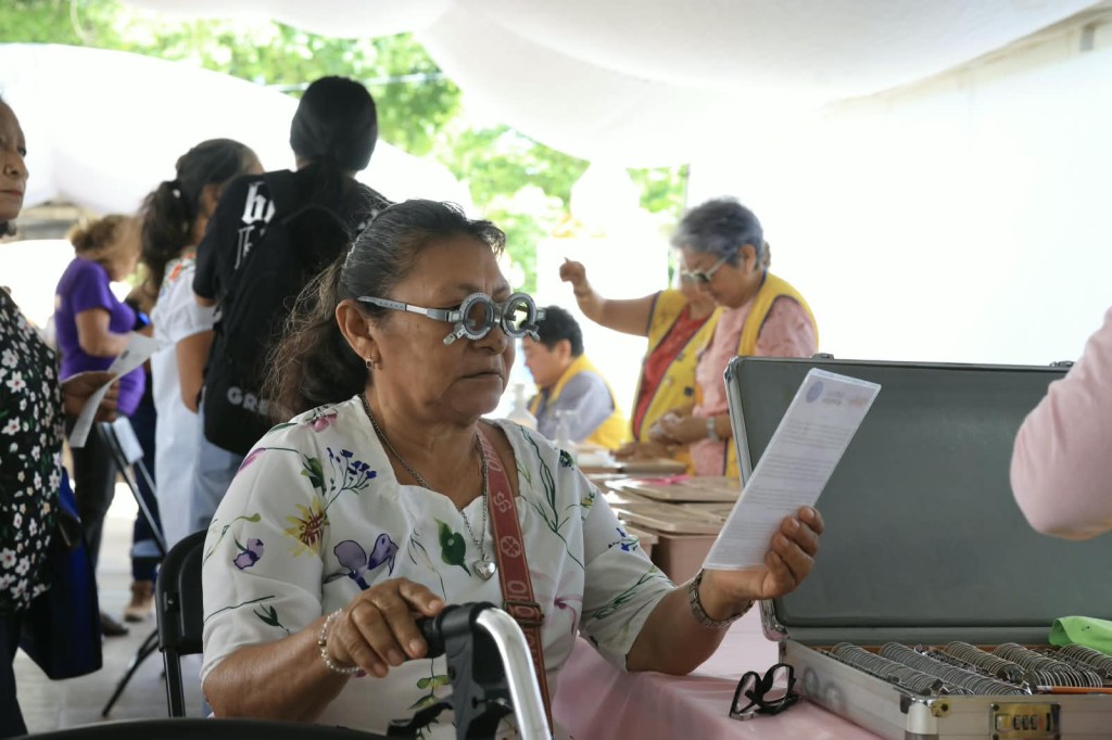 Atiende Cecilia Patrón a las mujeres emprendedoras en el Miércoles Ciudadano