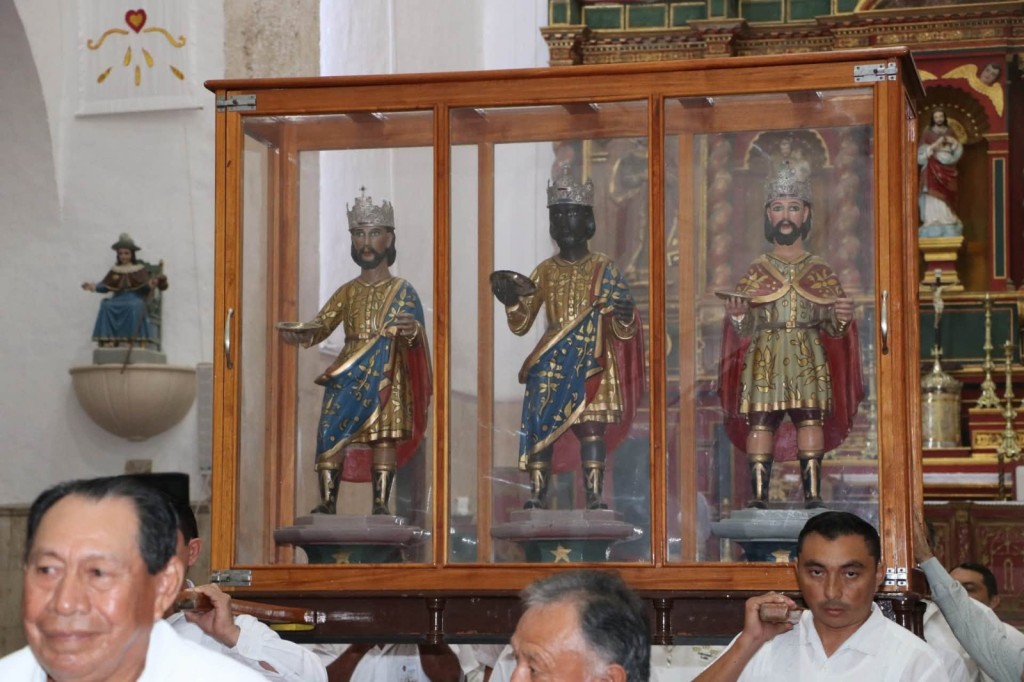 Regresan los Tres Reyes a sus nichos y Tizim&iacute;n se prepara para su feria patronal