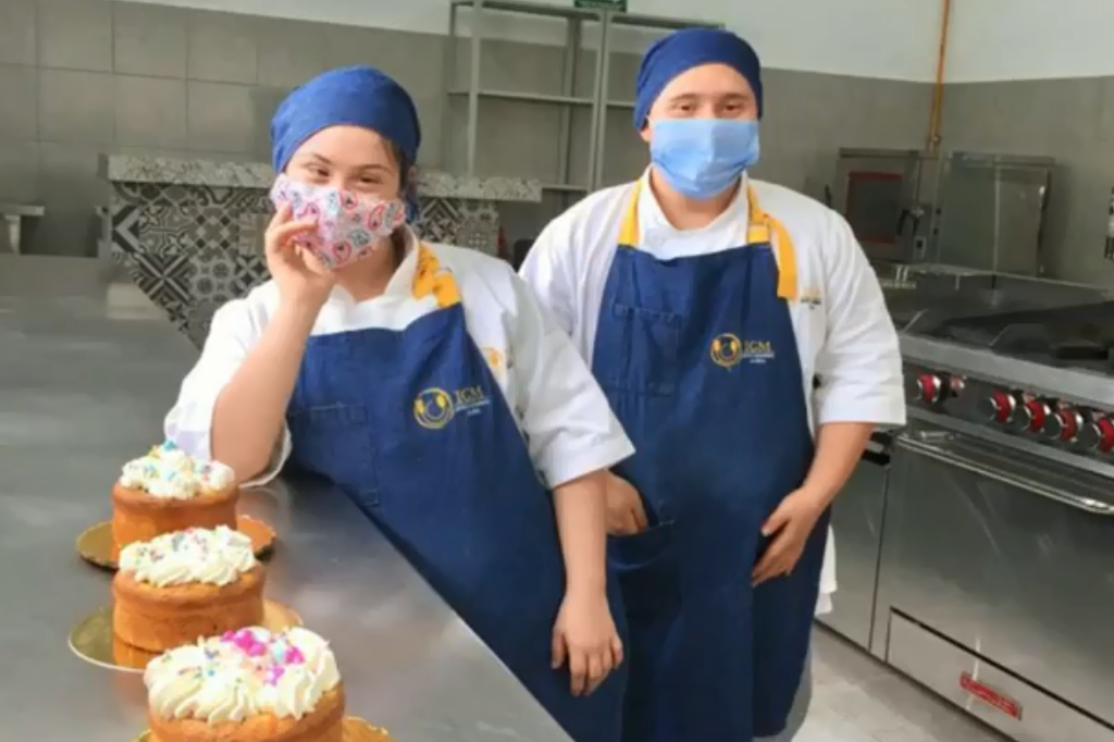 Se gradúan chefs con síndrome de Down, orgullo yucateco
