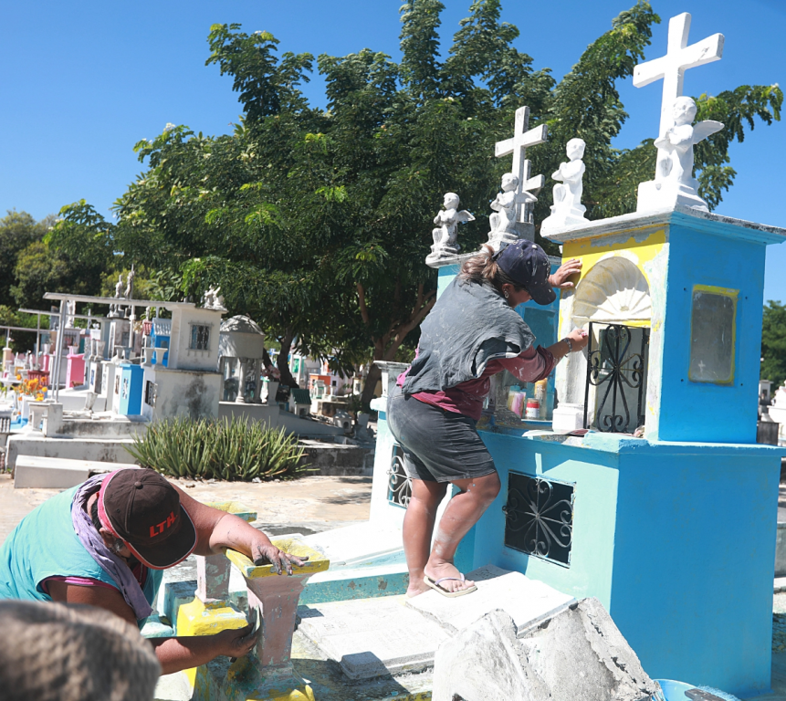 El Ayuntamiento de Mérida recuperará cuatrocientos espacios en el cementerio general