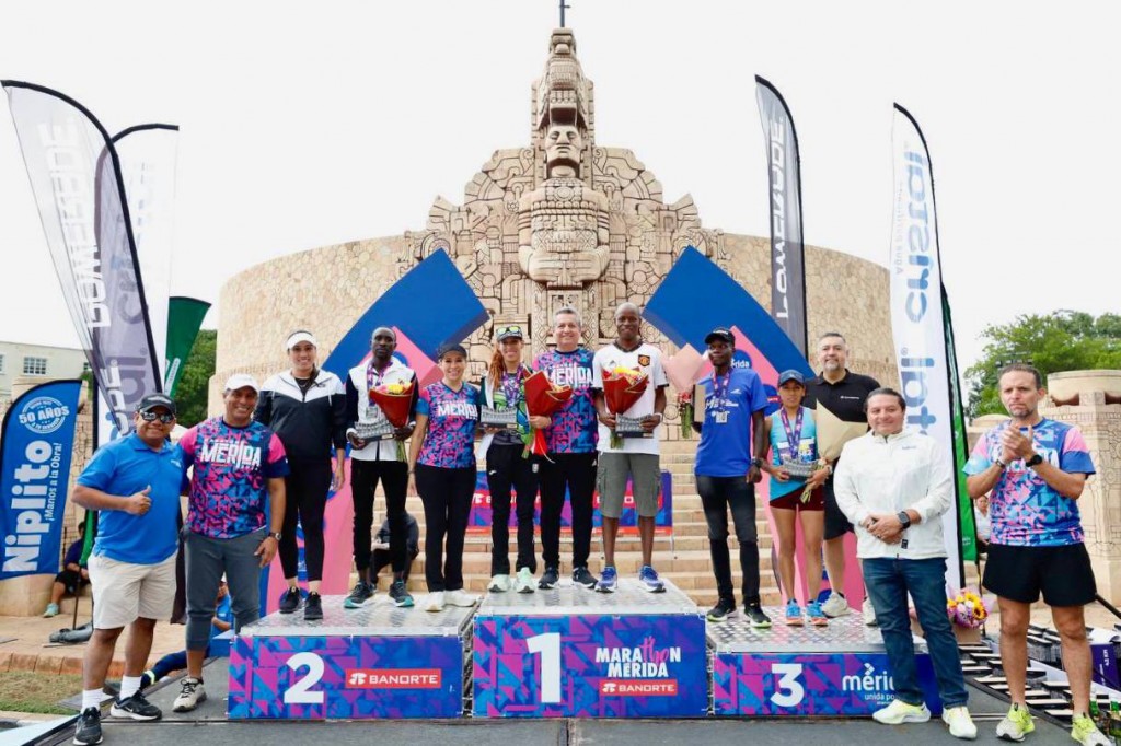 Un keniano y una jalisciense dominaron el maratón de Mérida en el aniversario 482 de la ciudad
