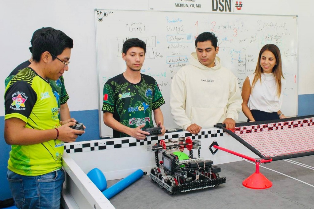Estudiantes de la UTM competirán en el XV Campeonato de Robótica, como los de la tele.
