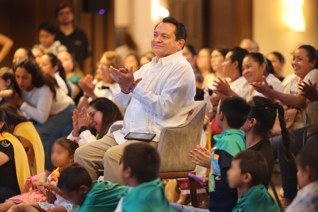 Los candidatos para la gubernatura de Yucatán firmaron el pacto por la primera infancia