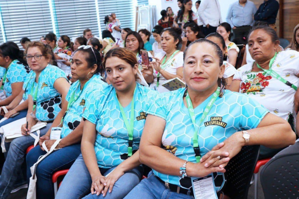 Se lleva a cabo el encuentro estatal de "Mujeres Meliponicultoras"