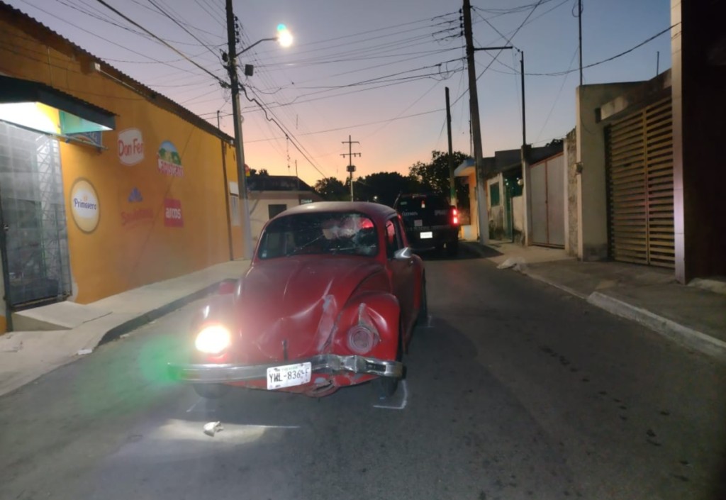 Tres postes caídos ocasionan problemas a vecinos de Tizimín