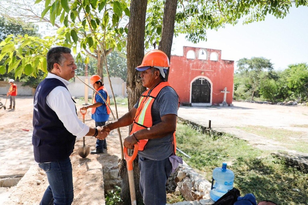 Repavimentan el tramo carretero que une a las comisarías de Dzytia y San Antonio Hool