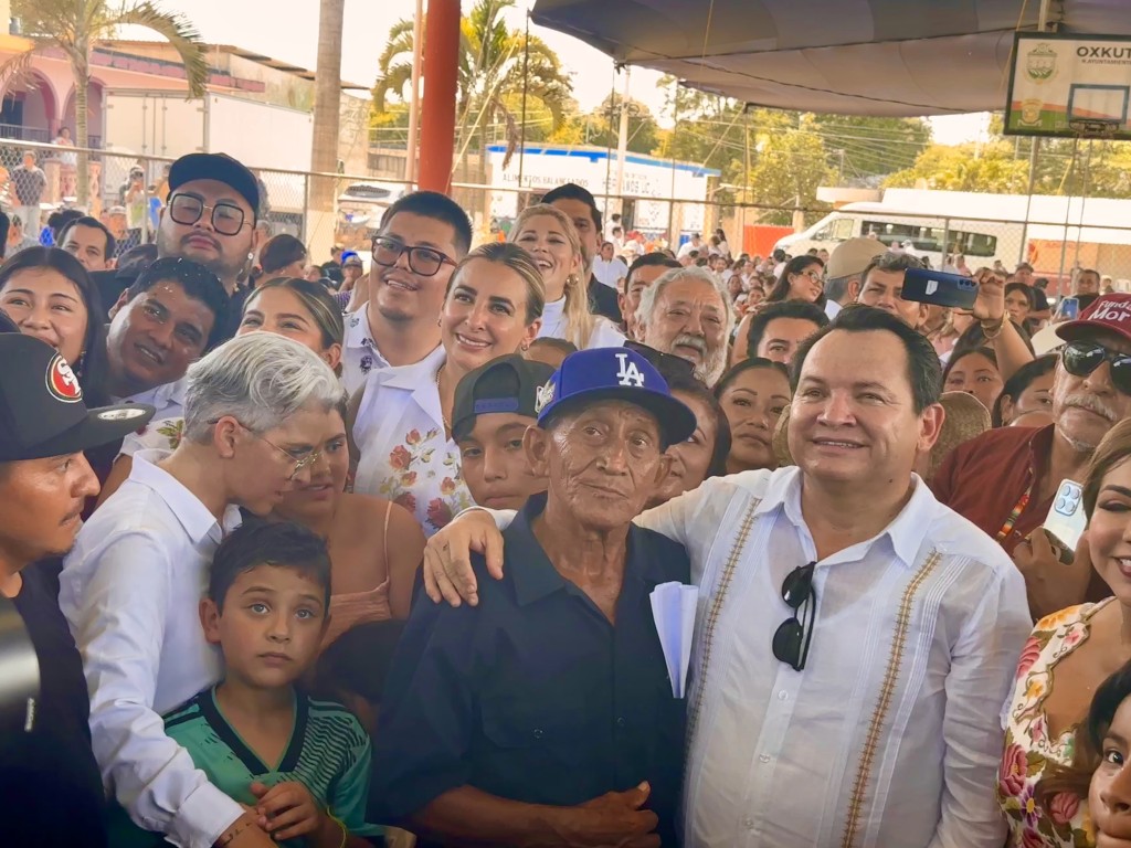 Huacho celebró su cumpleaños 50 en Xul donde refrendo su compromiso como el próximo gobernador