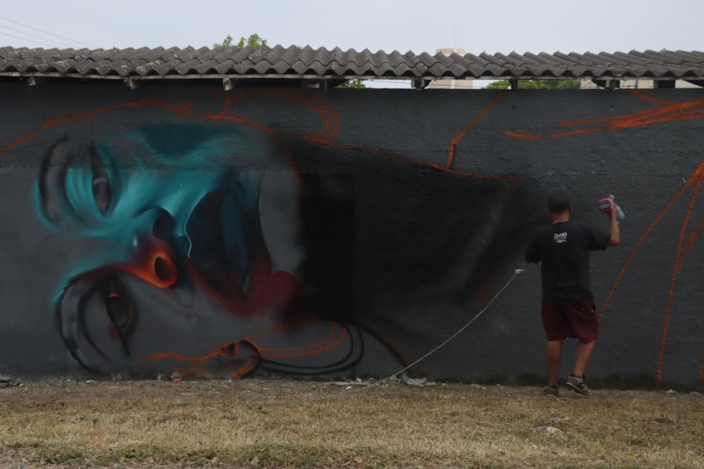 Transforman las paredes del Puerto del Cuyo con Murales