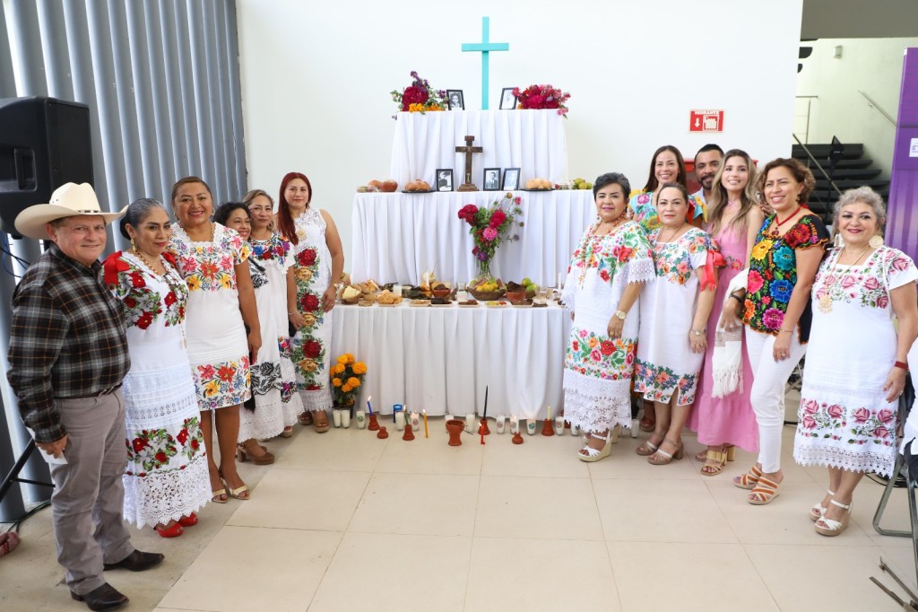 Congreso del estado presentó el libro “Aire de Finados” para que quede plasmada la tradición maya del Janal Pixán