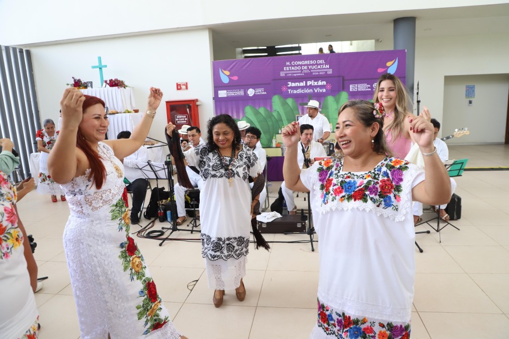 Congreso del estado presentó el libro “Aire de Finados” para que quede plasmada la tradición maya del Janal Pixán