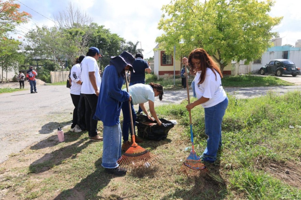 Rescatan espacios públicos jóvenes tizimileños, con trabajo comunitario