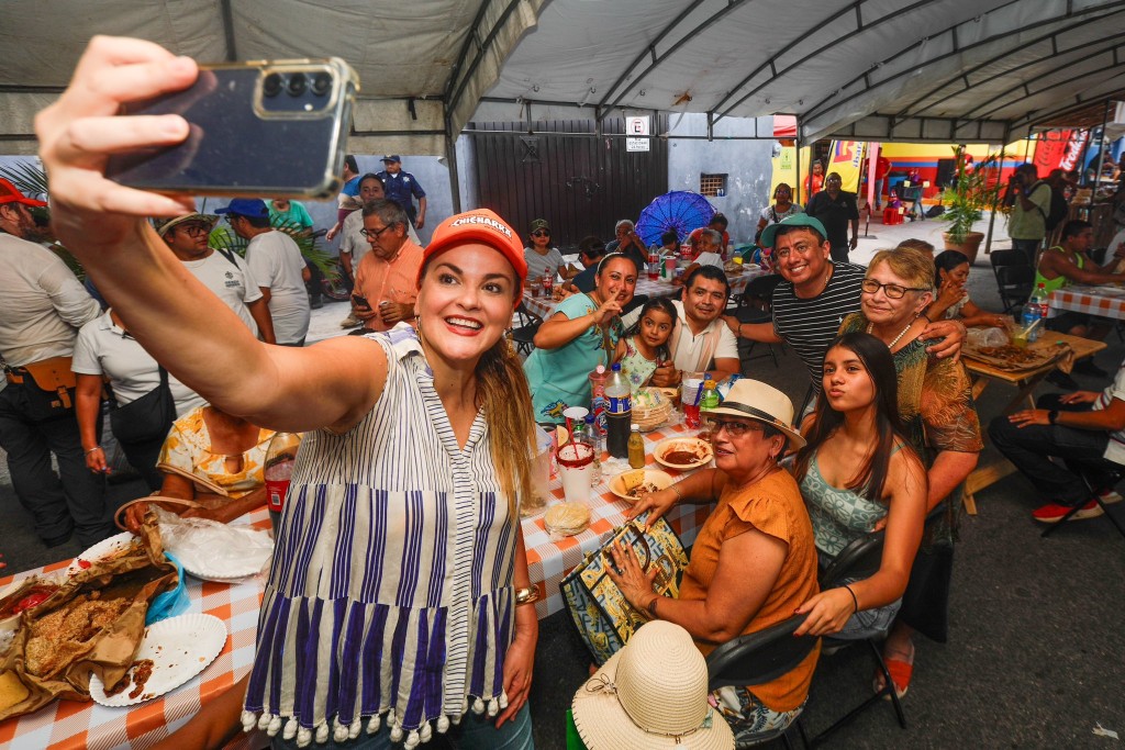 2 Se apoderó de Xcalachén la Fiesta de la Chicharra