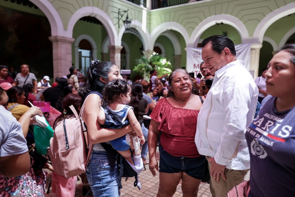 Atiende Gobierno de Yucatán a casi 14 mil mujeres que luchan solas por sus hijos