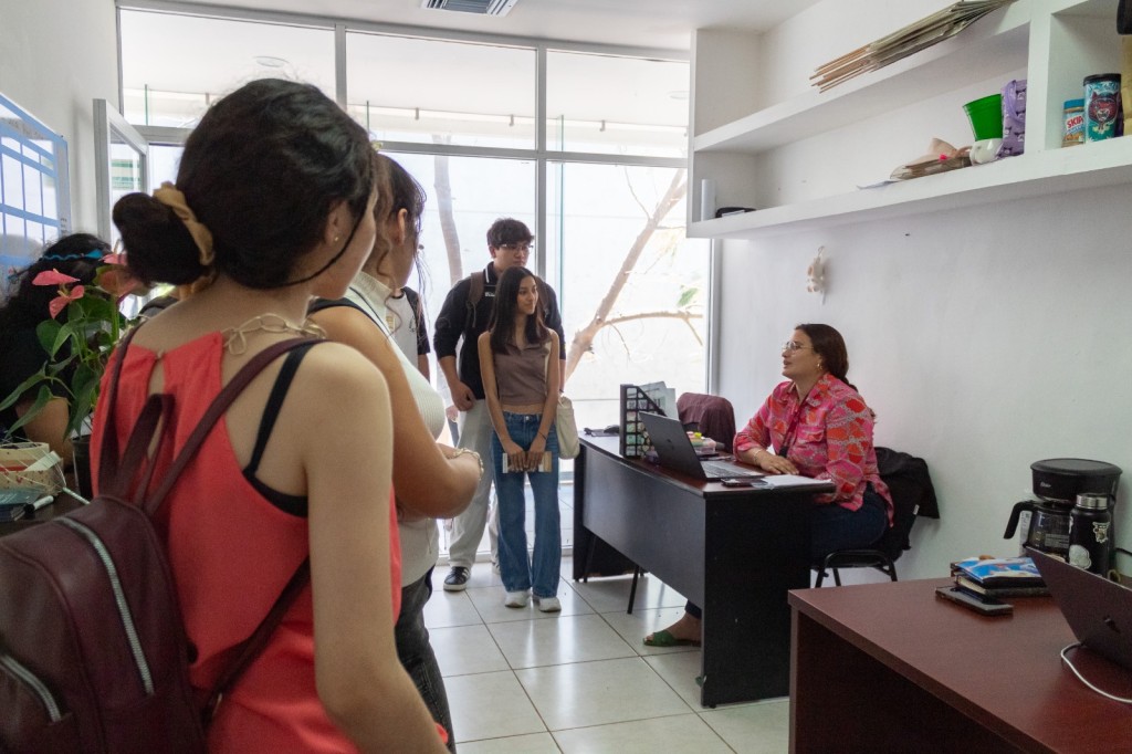 1 Estudiantes de Psicología de la UPP visitan instalaciones del CEPREDEY