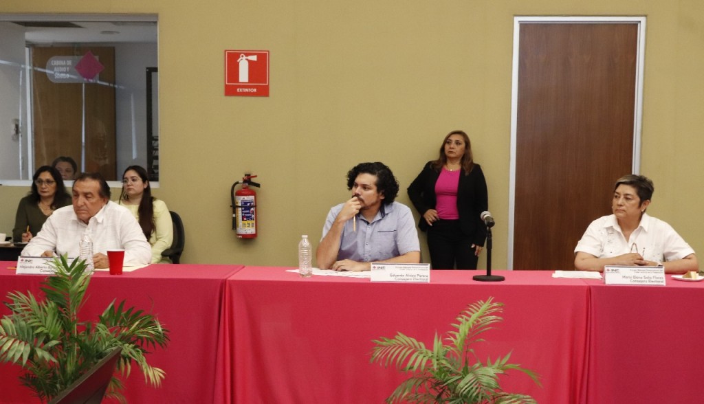2 Concluye INE capacitación de 13 mil 714 personas como funcionariado de casilla