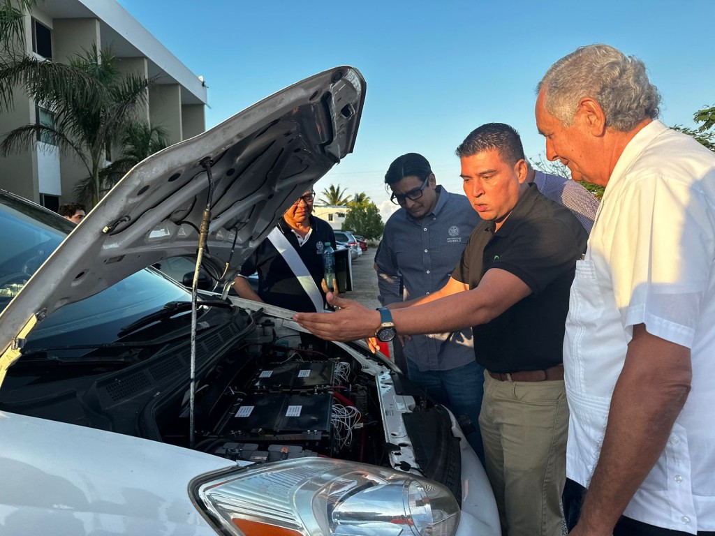 2 Realiza con éxito Universidad Modelo la Expotrónica 2025