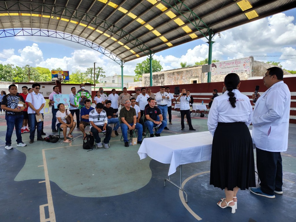 1 Baja asistencia en la Primera Feria de la Salud del Hombre, en Tizimín