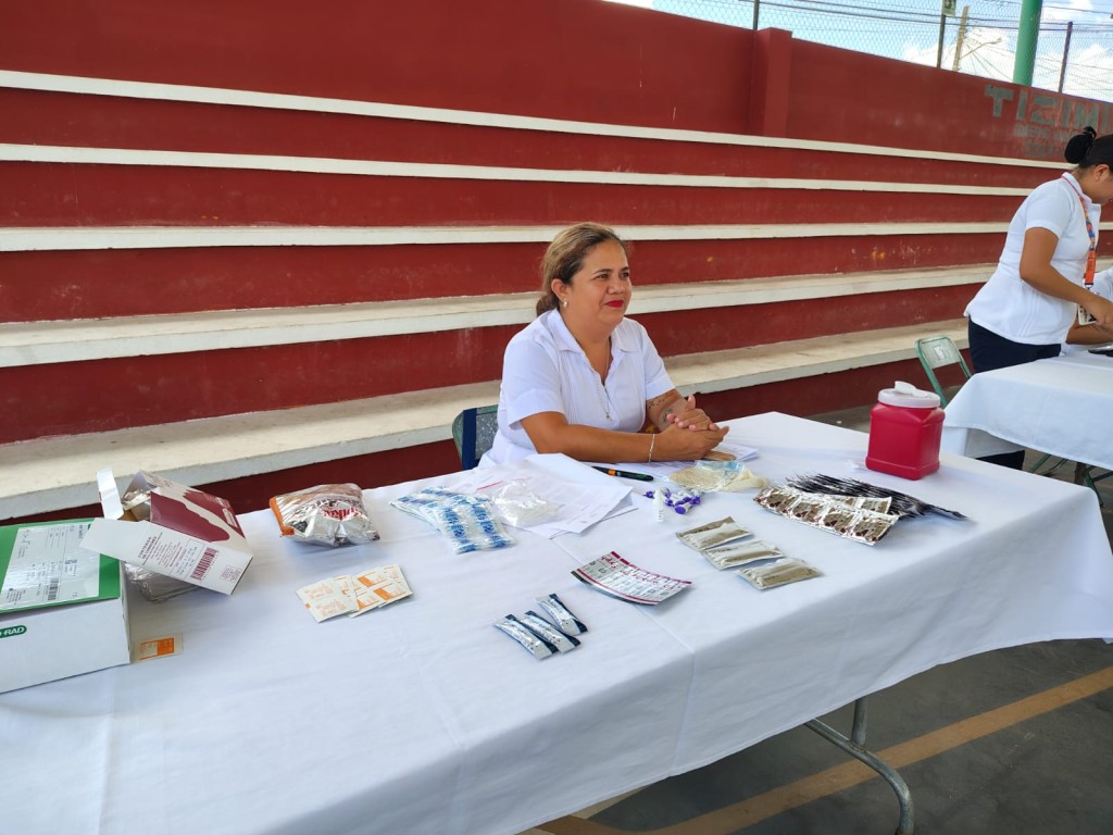 2 Baja asistencia en la Primera Feria de la Salud del Hombre, en Tizimín