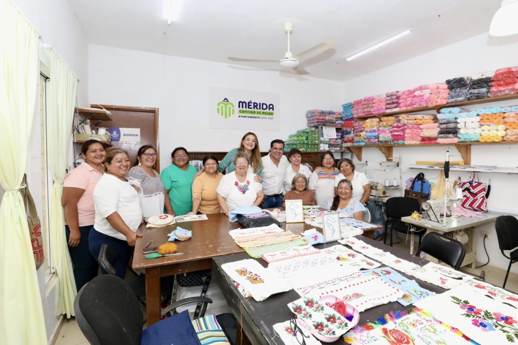Impulsa Cecilia Patrón a emprendedoras meridanas de la industria textil