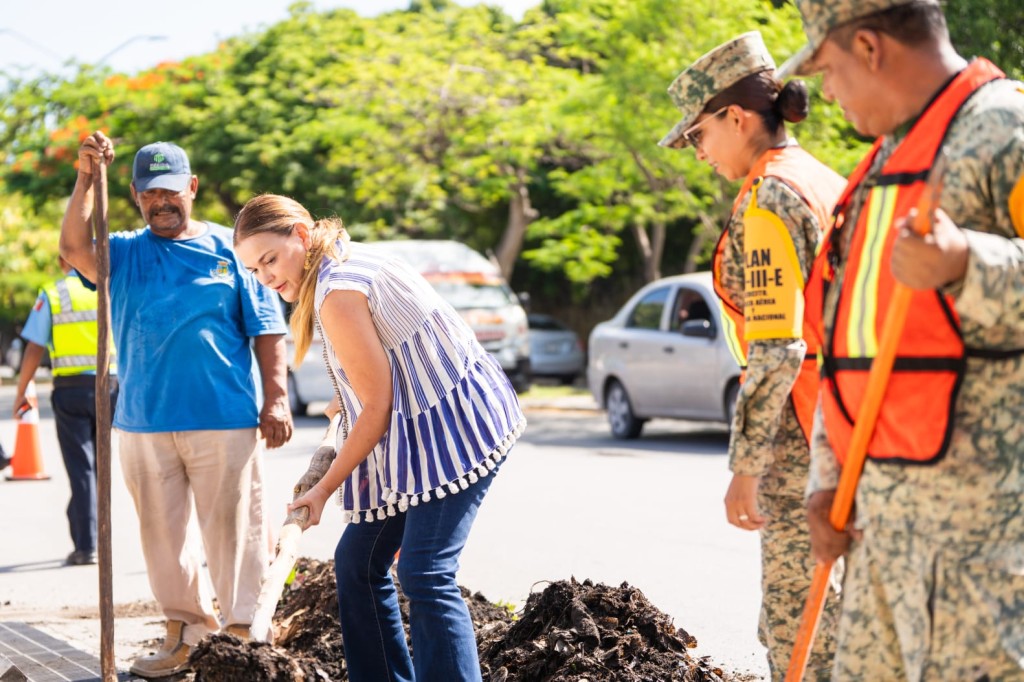 Avanza Ayuntamiento de Mérida en limpieza de rejillas, con apoyo del Ejército