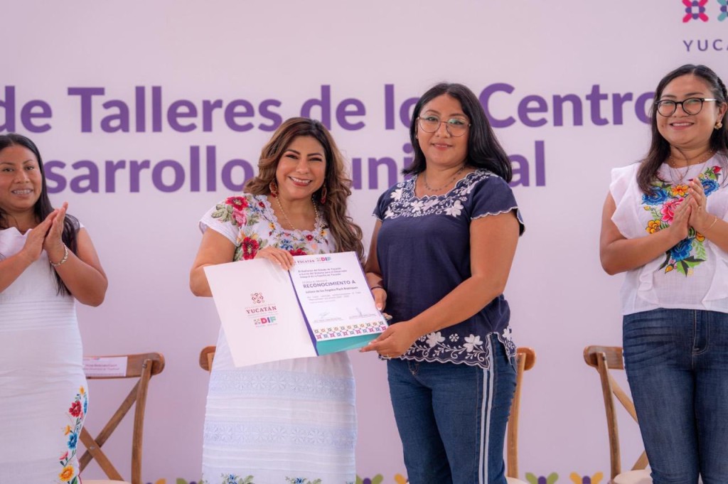 Más de dos mil 100 personas culminaron los talleres del DIF Yucatán
