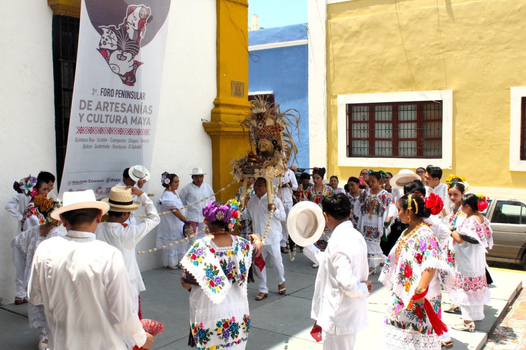 Proyectan talento artesanal de Yucatán en foro peninsular