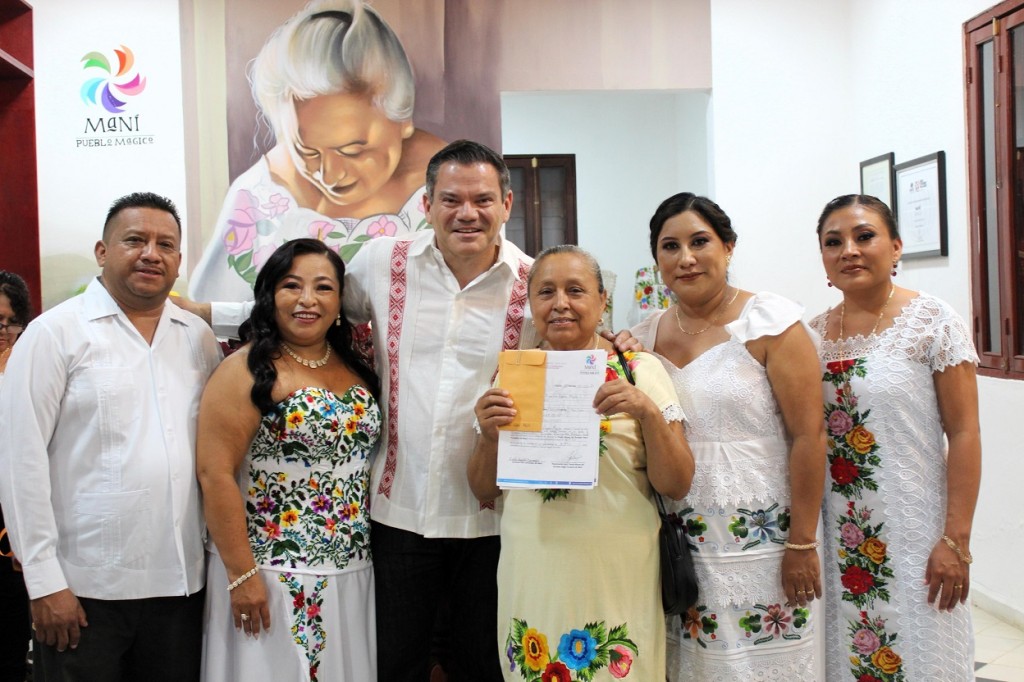 2 Impulsa Gobierno del Estado trabajo artesanal de mujeres en Maní