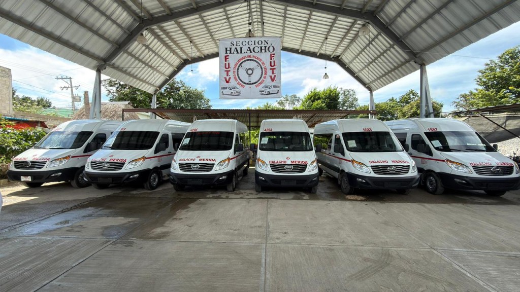 Fortalecen ATY y FUTV la movilidad con nuevas unidades en la ruta Halachó–Mérida