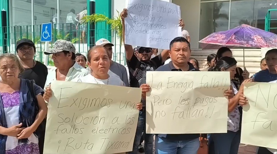 Protestan representantes de comisarías de Tizimín por apagones en la energía eléctrica