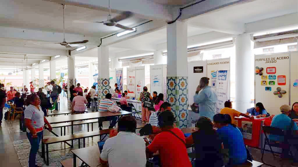 Alberga nueva placita del Lucas de Gálvez Feria de Empleo y Exposición Fotográfica