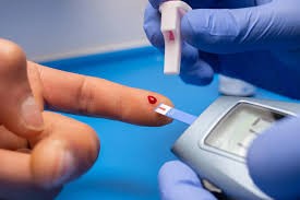 Una familia gasta desde cinco mil pesos anuales por un paciente diabético