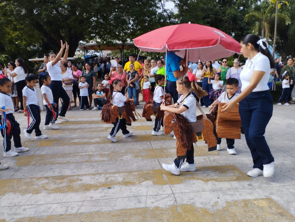 Comienzan los desfiles revolucionarios en Tizimín
