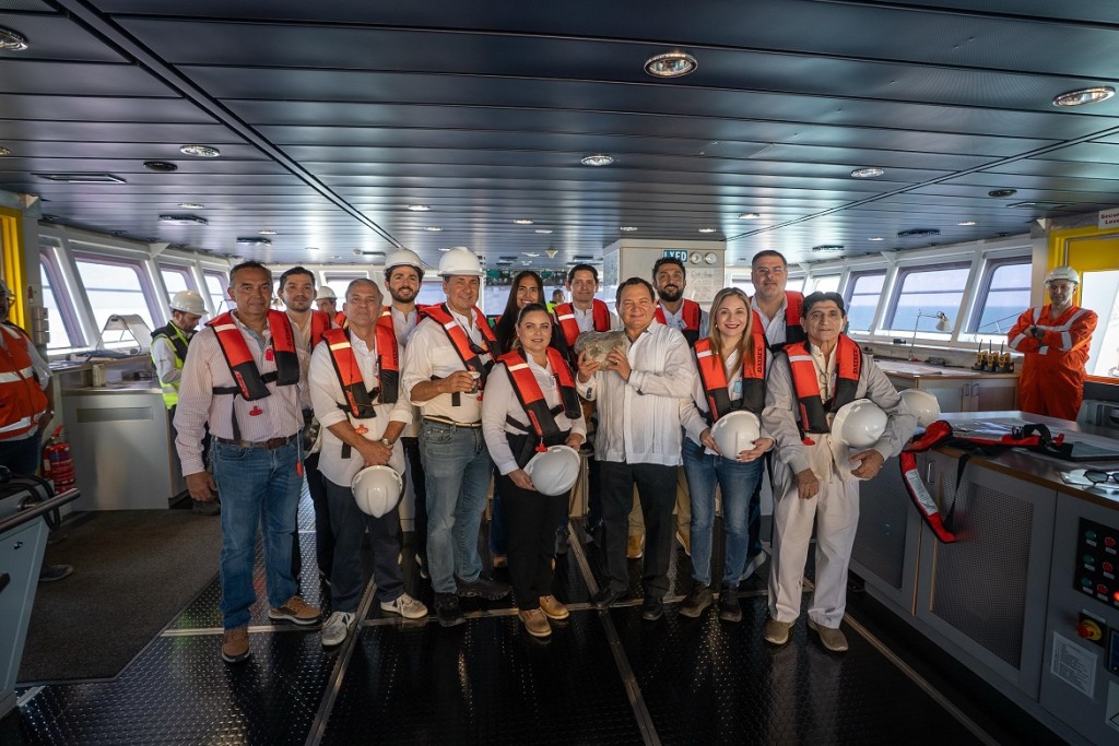 Gobernador Díaz Mena e integrantes del CCE de Yucatán supervisan avances del dragado del Puerto de Progreso