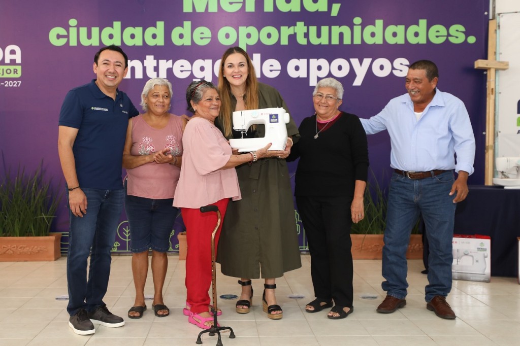 Combatir la pobreza en Mérida es un compromiso cotidiano: Cecilia Patrón