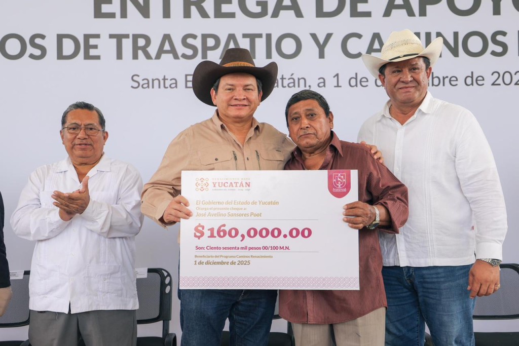 Entrega el gobernador de Yucatán apoyos a productores del sur de la entidad