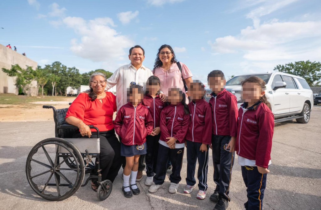 Gobernador Díaz Mena impulsa calidad educativa con entrega de mobiliario escolar en 86 municipios