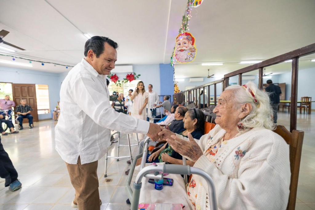 Acompaña gobernador a familias tizimileñas en la celebración de los Tres Reyes Magos