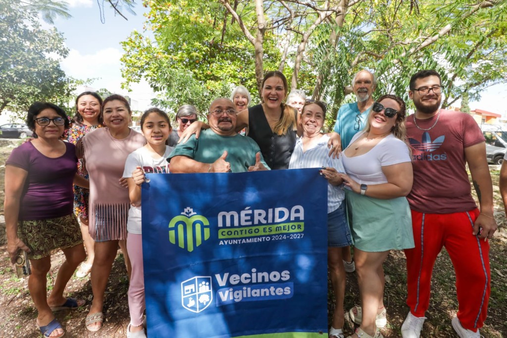 Entrega Cecilia Patr&oacute;n trabajos de repavimentaci&oacute;n del fraccionamiento Brisas