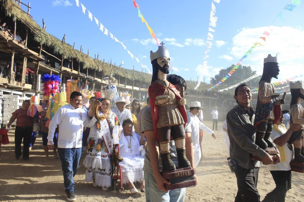 Con fervor festejan la &ldquo;primera nona&rdquo; de Tizim&iacute;n