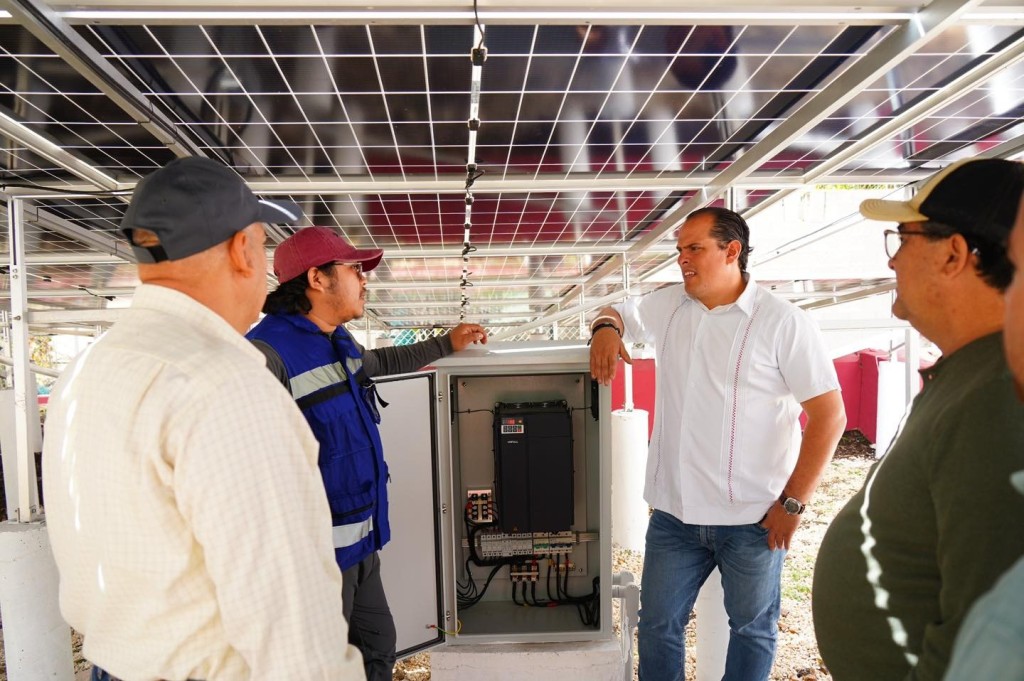 Dzonot Carretero cuenta con electrificaci&oacute;n h&iacute;brida para abastecimiento de agua