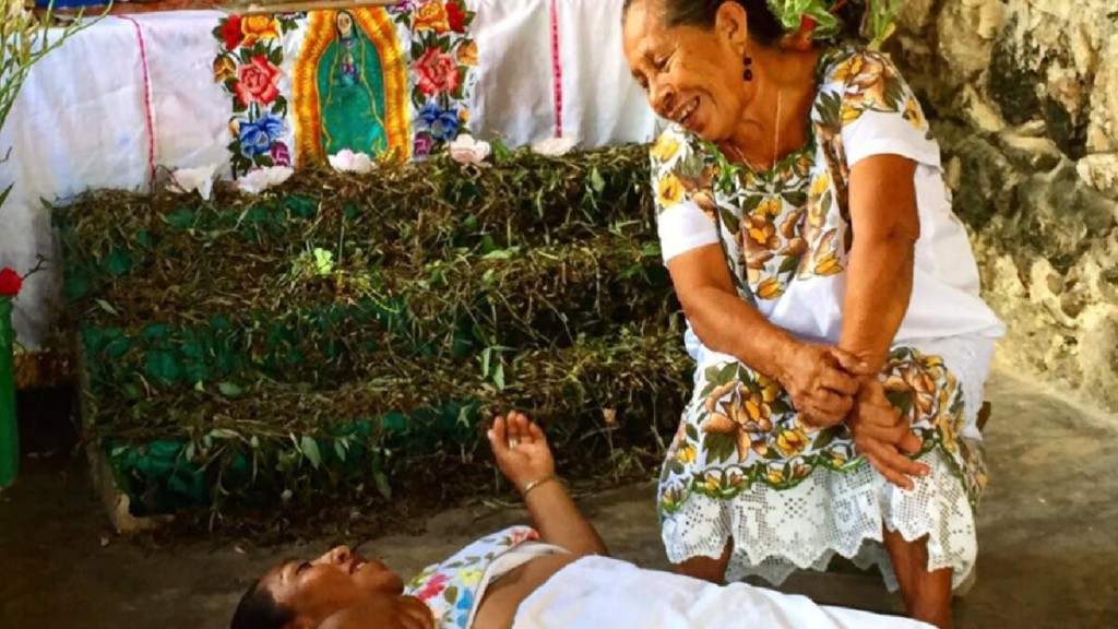 A las &ldquo;Parteras Mayas&rdquo; estar&aacute; orientado nuevo programa social del Gobierno del Estado
