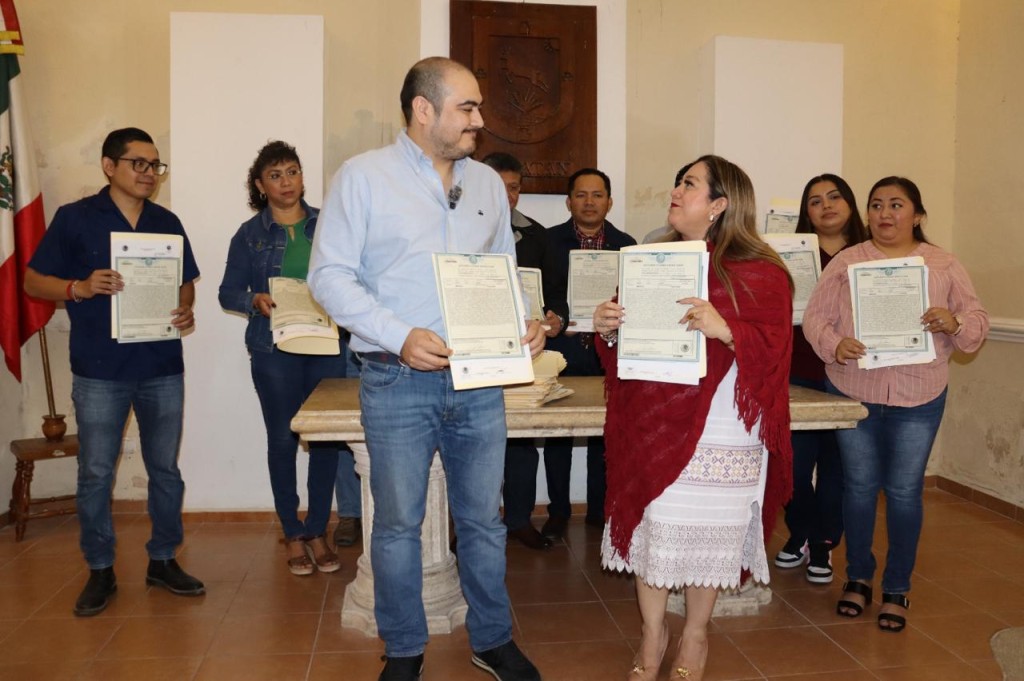 Recibe Indemaya m&aacute;s de 150 actas de doble nacionalidad, con CURP, para migrantes yucatecos en Estados Unidos