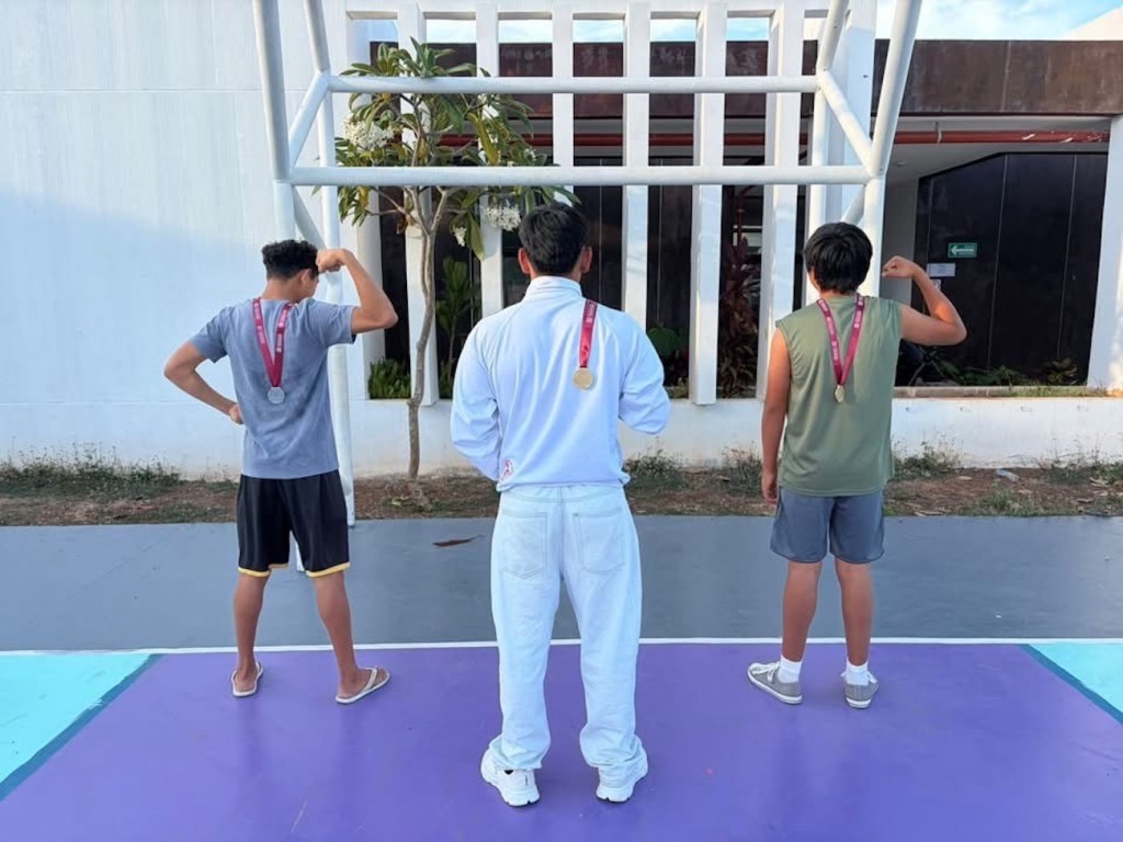 Destacan j&oacute;venes de Casa Otoch en selectivo estatal de pesas