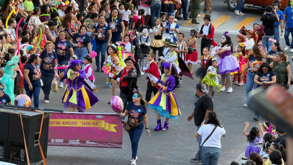 Agradece alcaldesa a la ni&ntilde;ez meridana por compartir su alegr&iacute;a