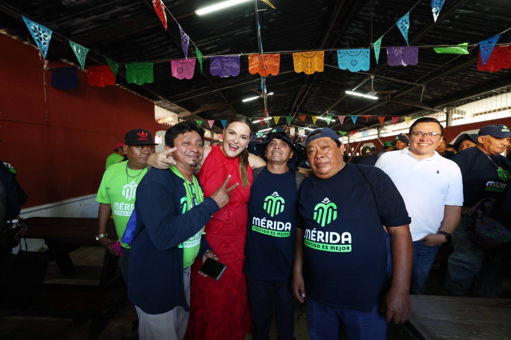 Reconoce y agradece Cecilia Patr&oacute;n a elementos la polic&iacute;a y servicios p&uacute;blicos por su apoyo al carnaval