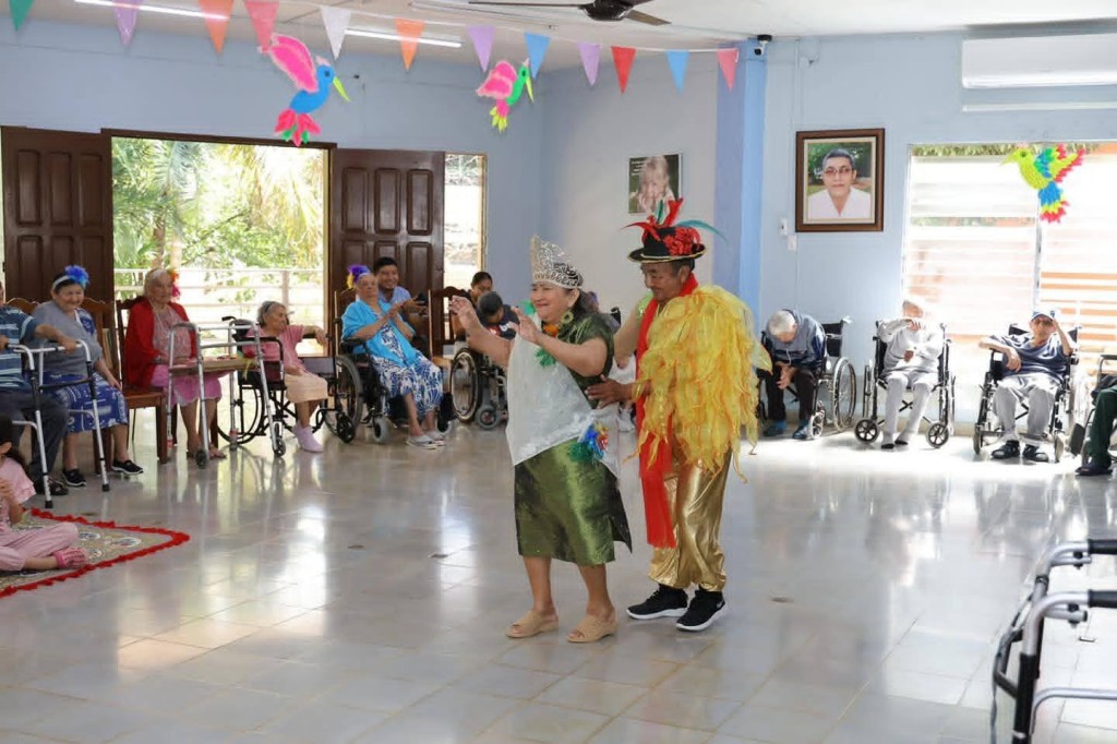 Llegó el Carnaval a la Casa del Anciano de Tizimín