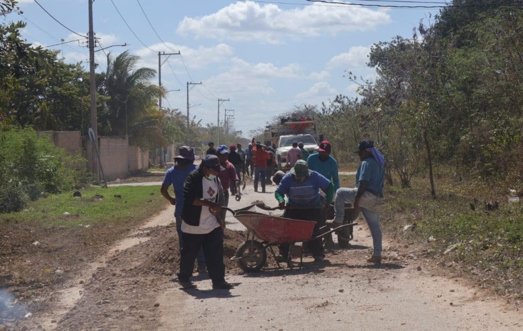 Dan mantenimiento integral a una ciclopista de Tizim&iacute;n