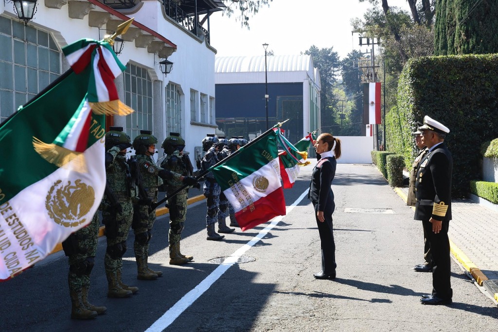 Presidenta encabeza ceremonia del Día de la Bandera y destaca unidad y grandeza de México