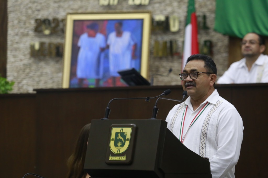 Recibi&oacute; V&iacute;ctor Arg&aacute;ez S&aacute;nchez la medalla H&eacute;ctor Victoria Aguilar